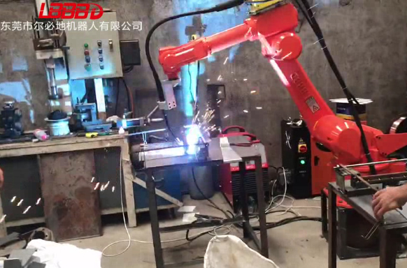 焊接机器人如何选择变位机？