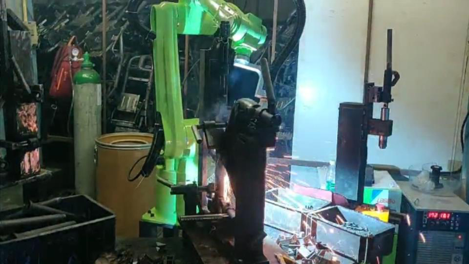 博创尔必地焊接机器人焊接切割解决方案
